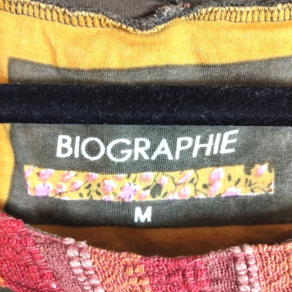 Biography Floral Embroidered Top - Picture 5 of 5